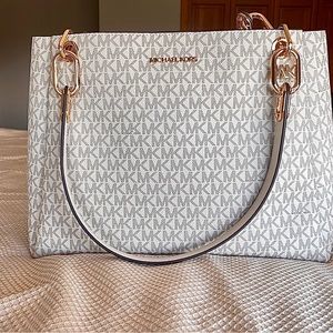 Michael Michael Kors Jet Set Trisha